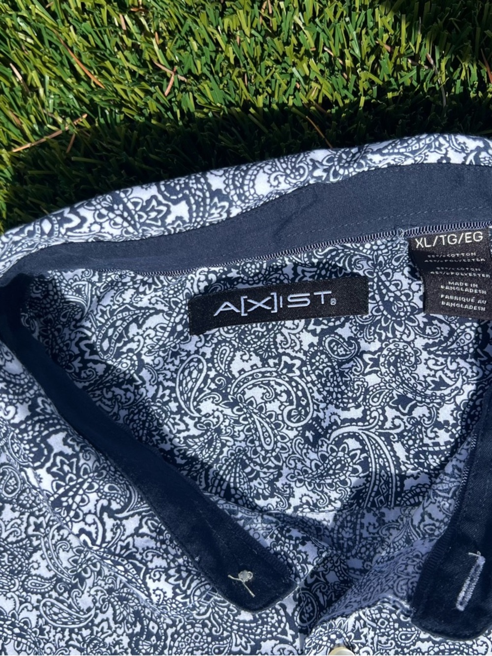 Axist Men's Navy and White Paisley Button-Down Shirt